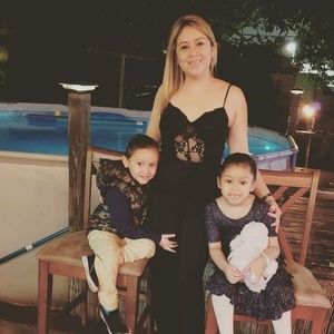 Meet your Posher, Cinia